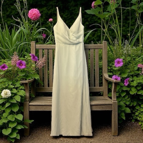Azazie Elegant Dusty Sage Woman’s Gown. Size A6 - Picture 1 of 7